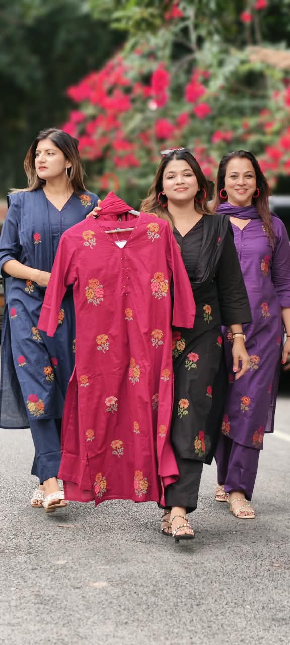 Cross-Stitch Abstract Floral Embroidery Straigth Cotton Full Suit Set With Dupatta- 16093