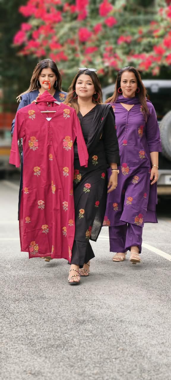 Cross-Stitch Abstract Floral Embroidery Straigth Cotton Full Suit Set With Dupatta- 16093