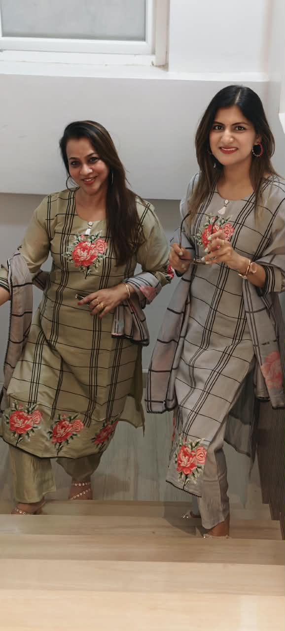 Fine Vibrant Floral Embroidery Checks Surat Mul-Chanderi Straight Full Suit Set With Dupatta- 16098
