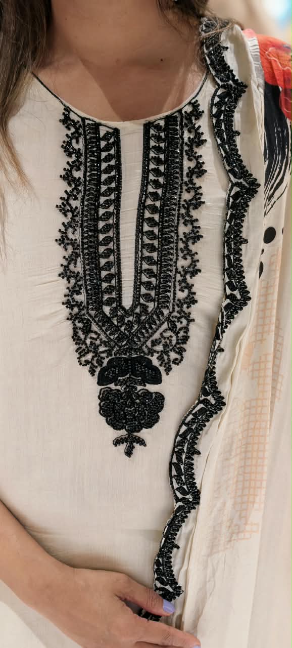 Fine Cut-Dana Embroidered Solid Full Suit Set With Digital Floral Prints Dupatta In Muslin Fabric- 16221