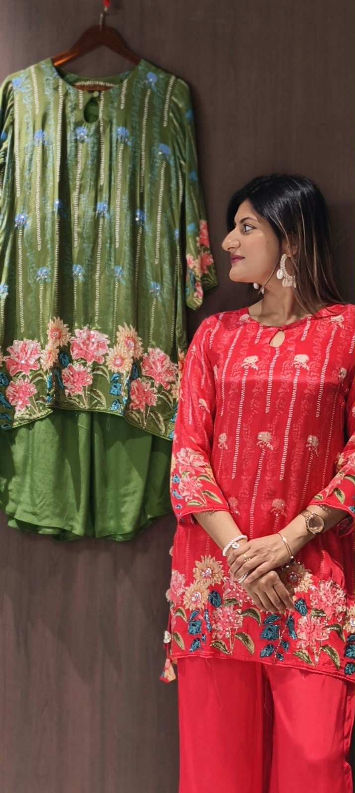 Bright Floral Embellished Kurta Set with Keyhole Neckline & Matching Wide-Leg Pants Co- 15858Ord Set-