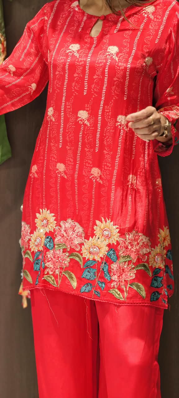 Bright Floral Embellished Kurta Set with Keyhole Neckline & Matching Wide-Leg Pants Co- 15858Ord Set-