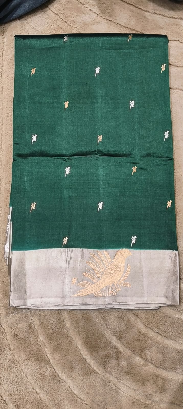Luxurious Raw Silk Handloom Banarasi Emerald Green Saree with Heavy Golden Zari Pallu and Birds Motifs- 16551