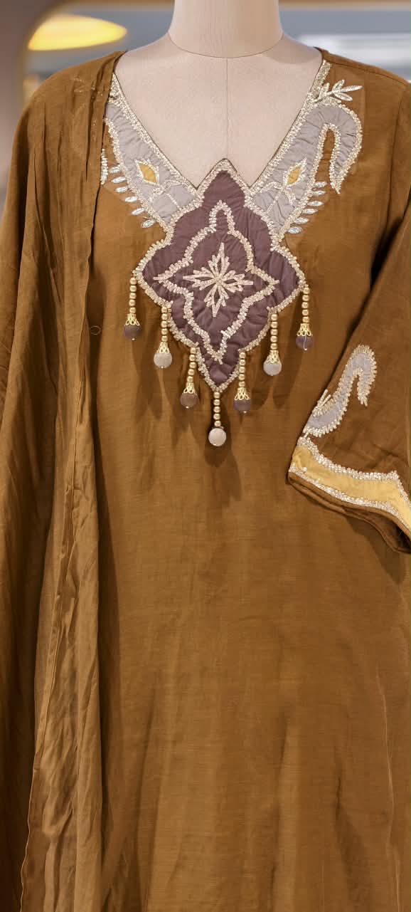 Surat Mul-Chanderi Neck Patch Dangle Accent Full  Suit Set Scallop Hem and Dupatta- 16677