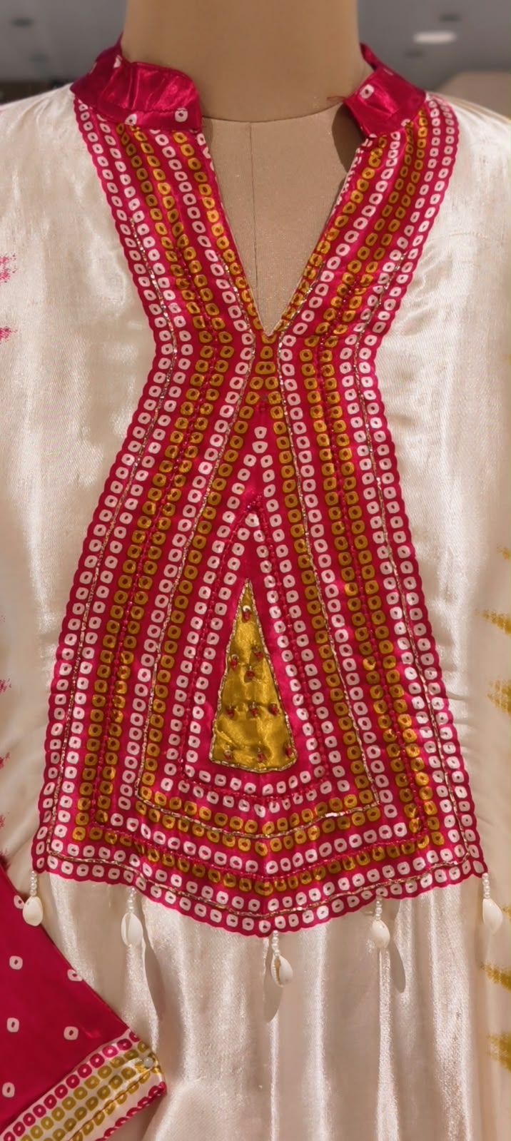 Premium Bandhani Printed Kurta Pant Set with Intricate Geometric Embroidered Yoke,Traditional Ethnic Detailing-16684