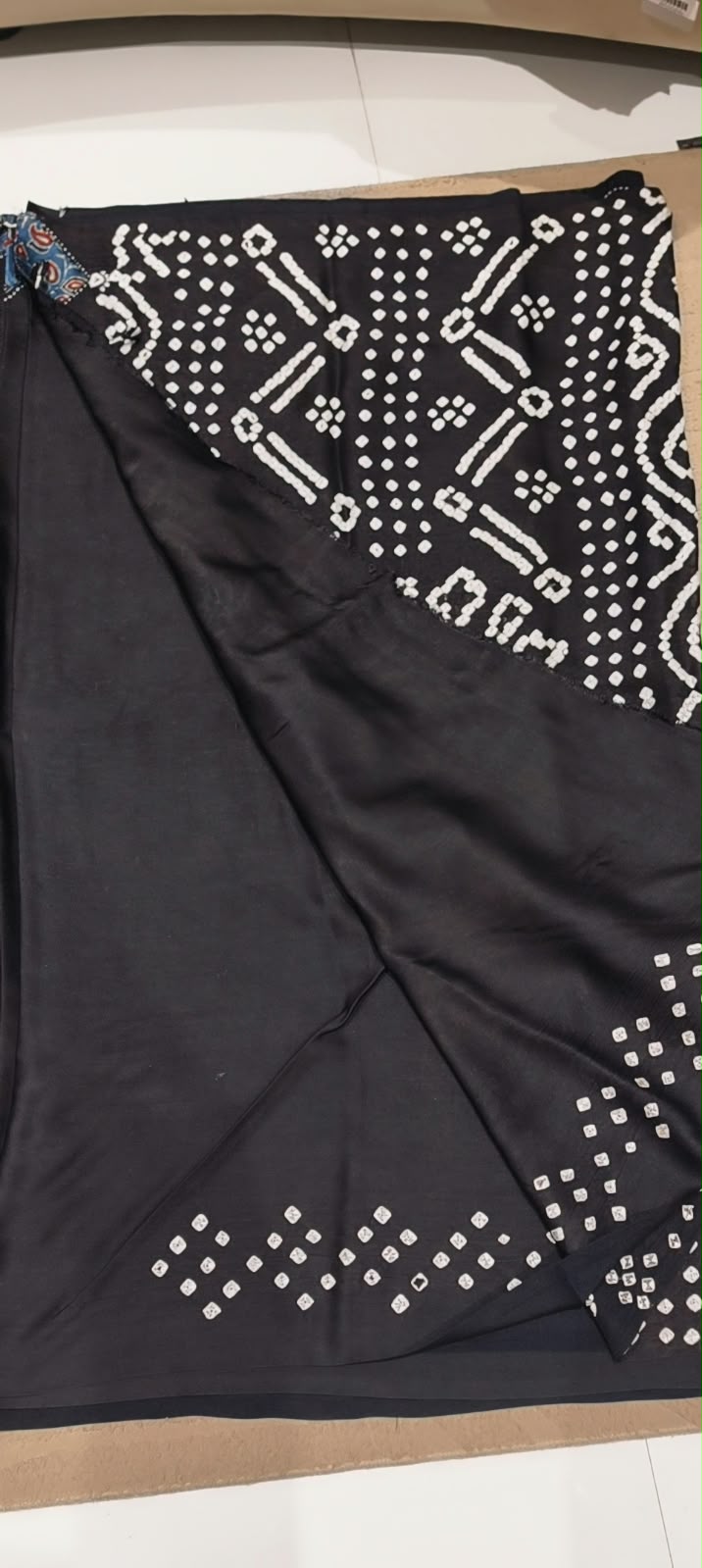 Elegant Mudal Muslin Saree with Handcrafted Ajrak Print Patchwork Detailing & Unstitched Blouse Piece-16648