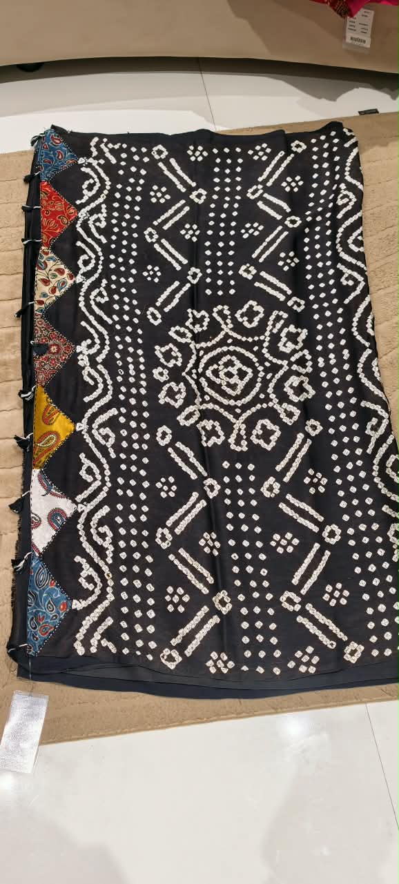 Elegant Mudal Muslin Saree with Handcrafted Ajrak Print Patchwork Detailing & Unstitched Blouse Piece-16648