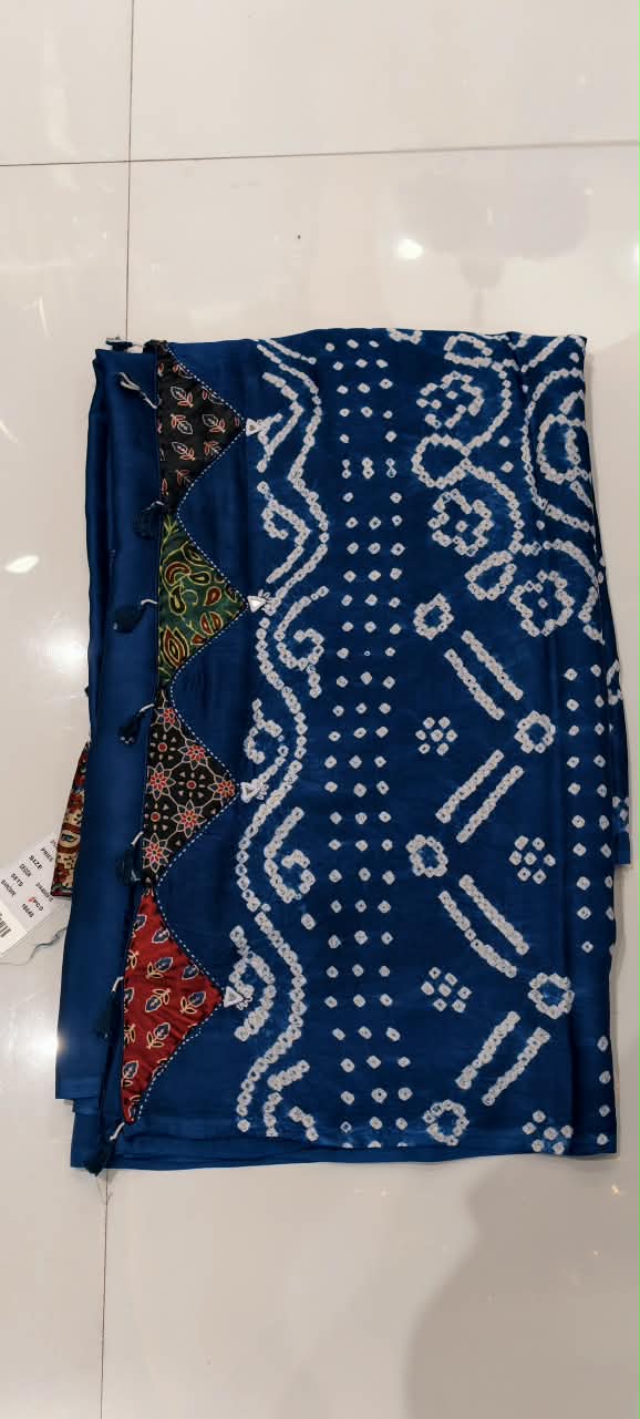 Elegant Mudal Muslin Saree with Handcrafted Ajrak Print Patchwork Detailing & Unstitched Blouse Piece-16648