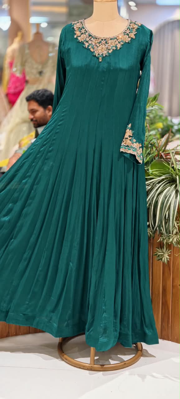 Chinon Panel Anarkali Suit with Heavy Cut dana Embroidered Dupatta, Elegant Floor-Length 16915