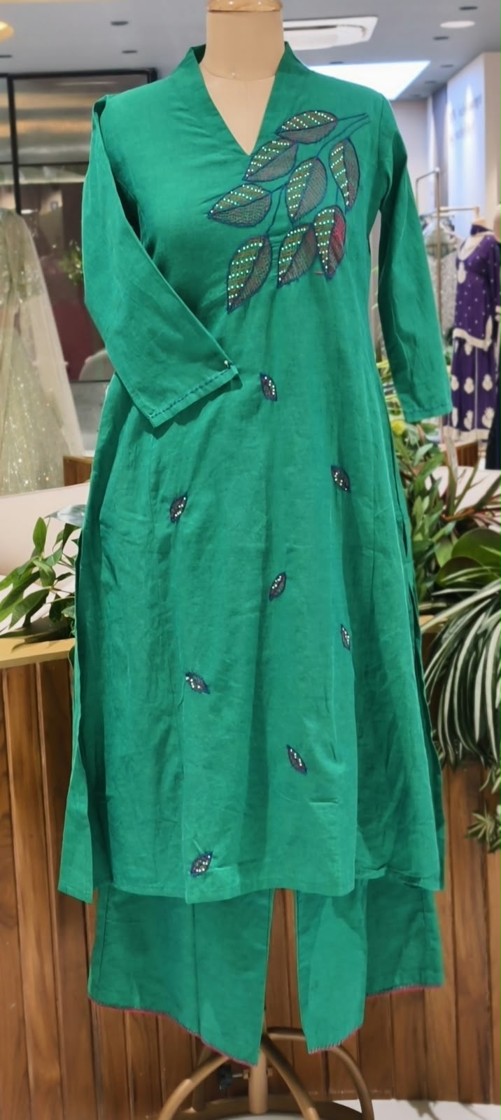 Green A-Line Leaf Embroidered Kurta With Pocket And Matching Loose Bottom Set- 16697