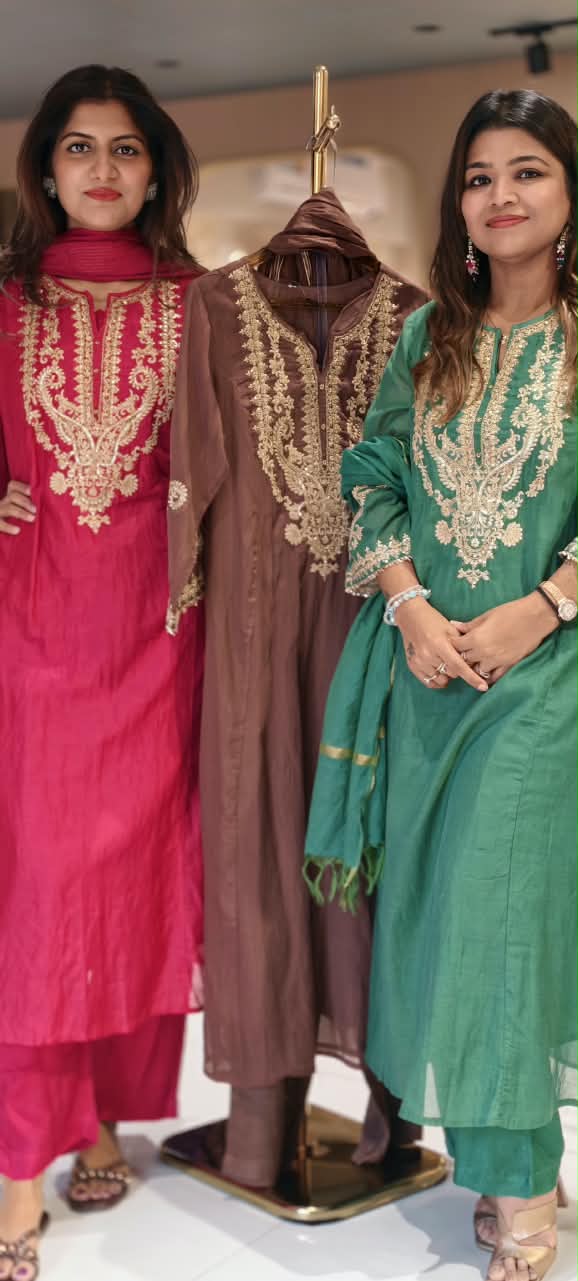 Classic Floral Zari Thread Embroidered Front Designed Side Panels Banarasi Mul-Chanderi A-Line Full Suit Set With Dupatta- 17074