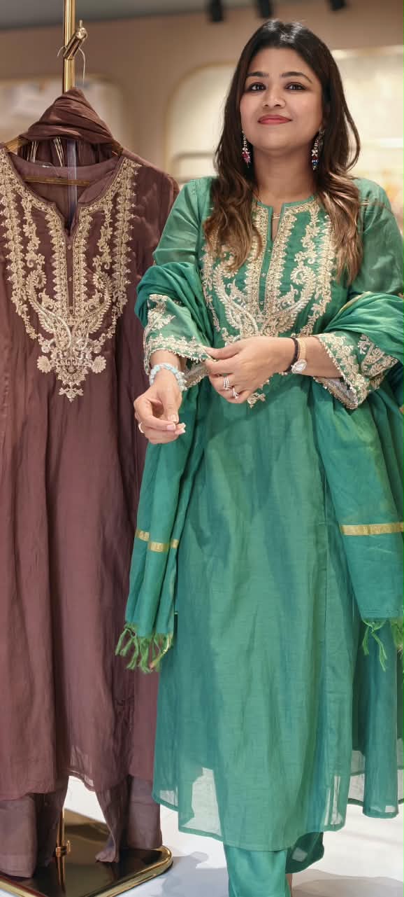 Classic Floral Zari Thread Embroidered Front Designed Side Panels Banarasi Mul-Chanderi A-Line Full Suit Set With Dupatta- 17074