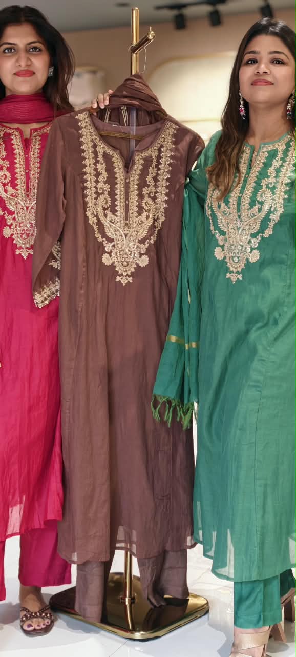 Classic Floral Zari Thread Embroidered Front Designed Side Panels Banarasi Mul-Chanderi A-Line Full Suit Set With Dupatta- 17074