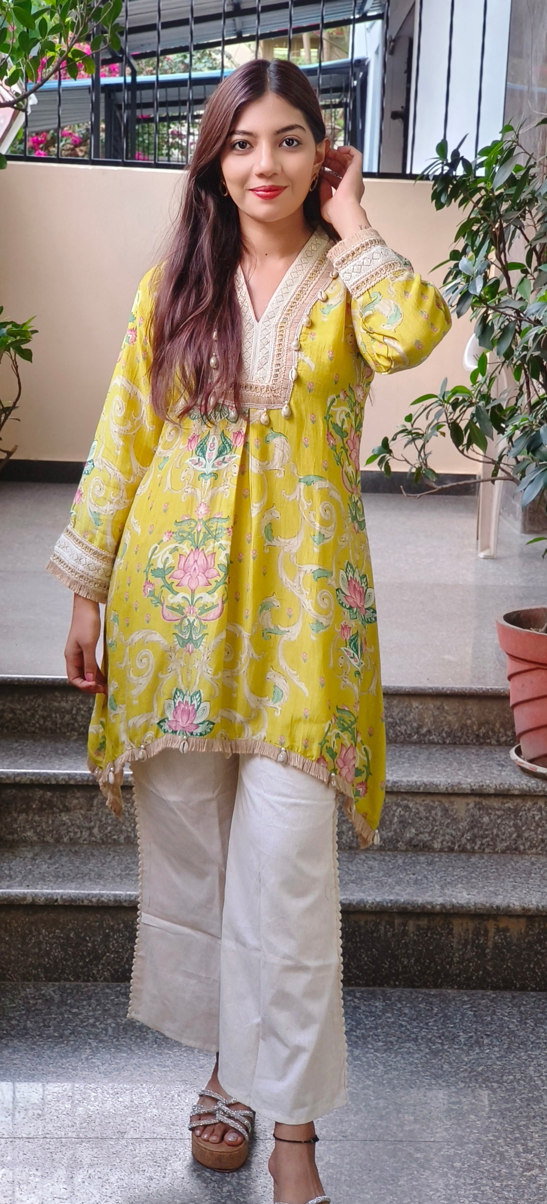 Floral-Print Kurta with Embellished Lace Neckline, Tassel Detailing Kurta pant 09342