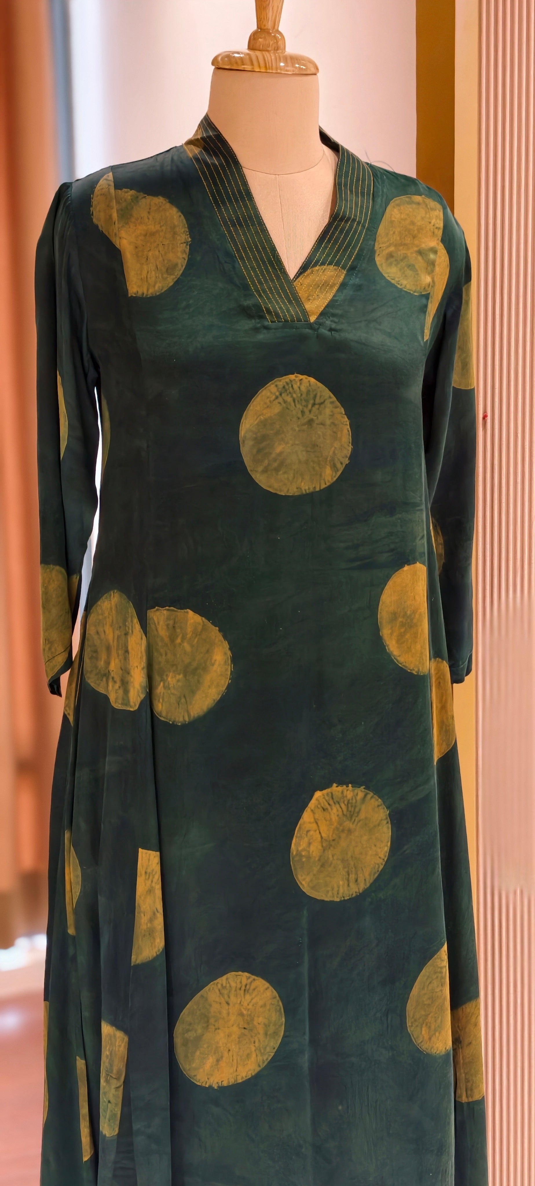 Statement Mural Satin Kurta Pant with Bold Abstract Motifs-14182 RB181