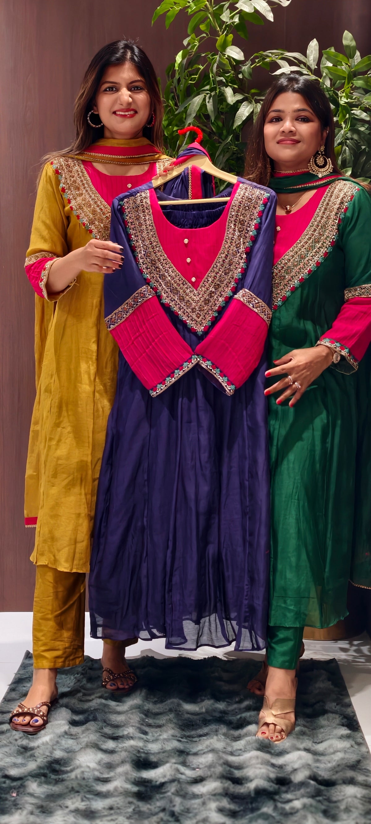 High-End Zardosi Work Contrasted Dual Tone Banarasi Mul-Chanderi A-Line Full Suit Set With Dupatta- 16374