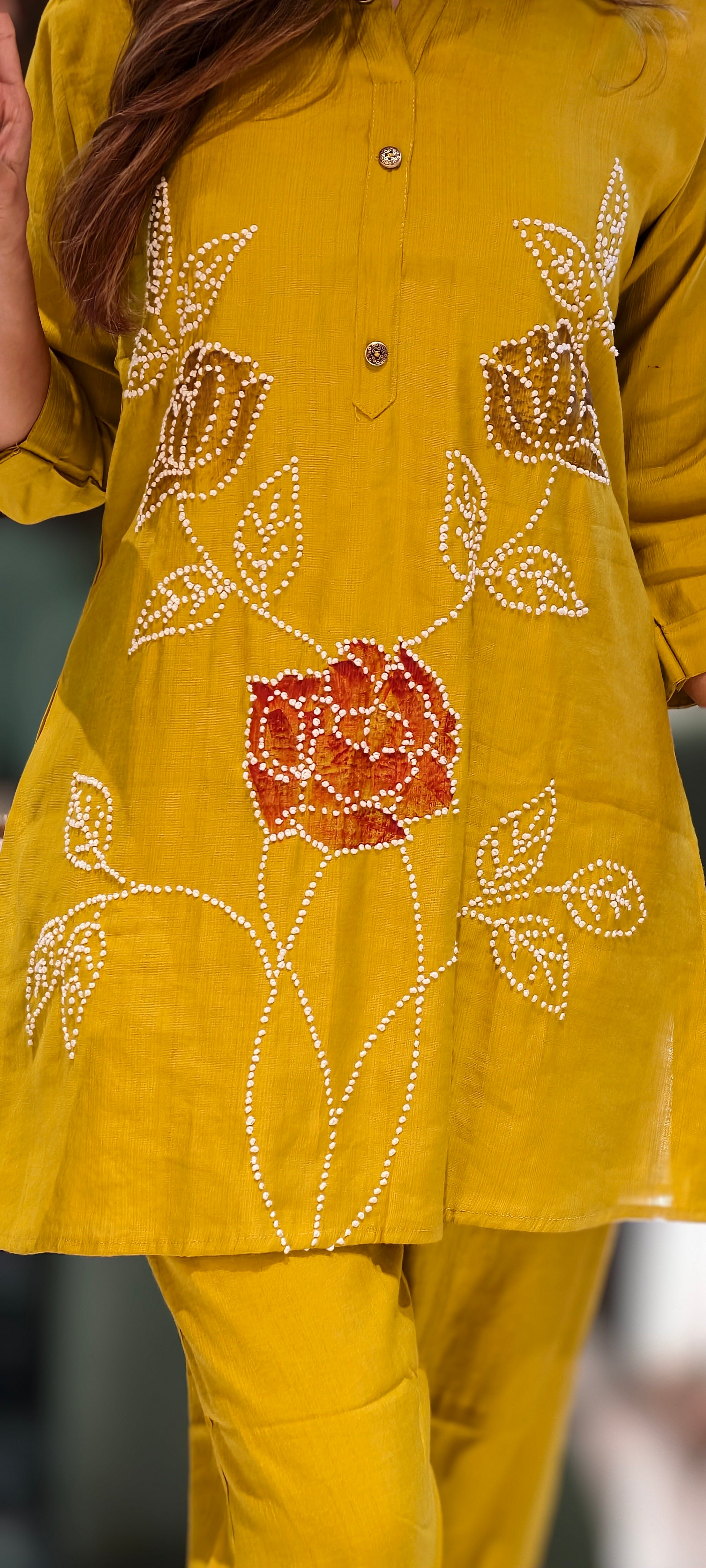 Lean Fit Mandarin Collar Tunic with 3D Floral Thread Embellishments and Matching TTapered rousers 13905