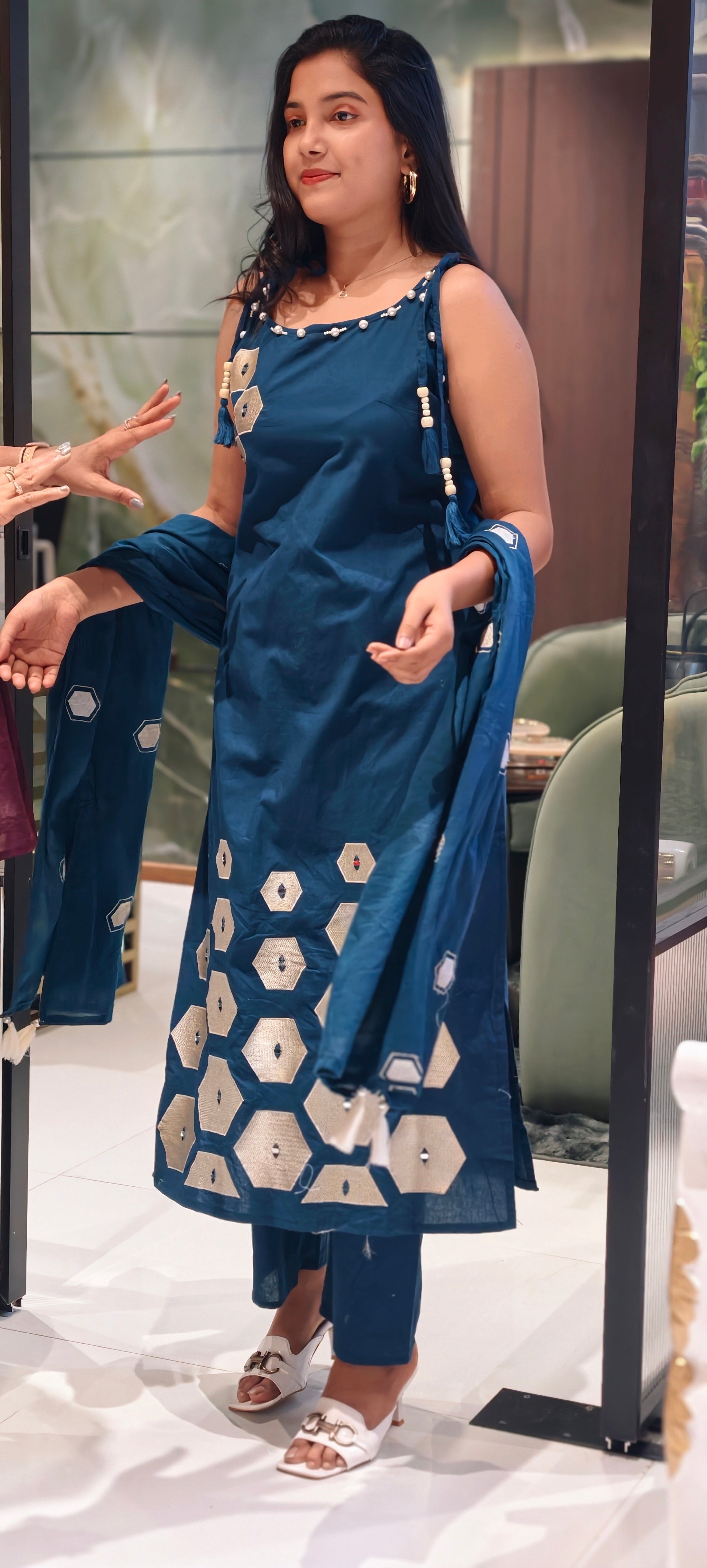 Summer Style Slevless Noodel Strap Cotton Embroidered Full Suit Set 13843