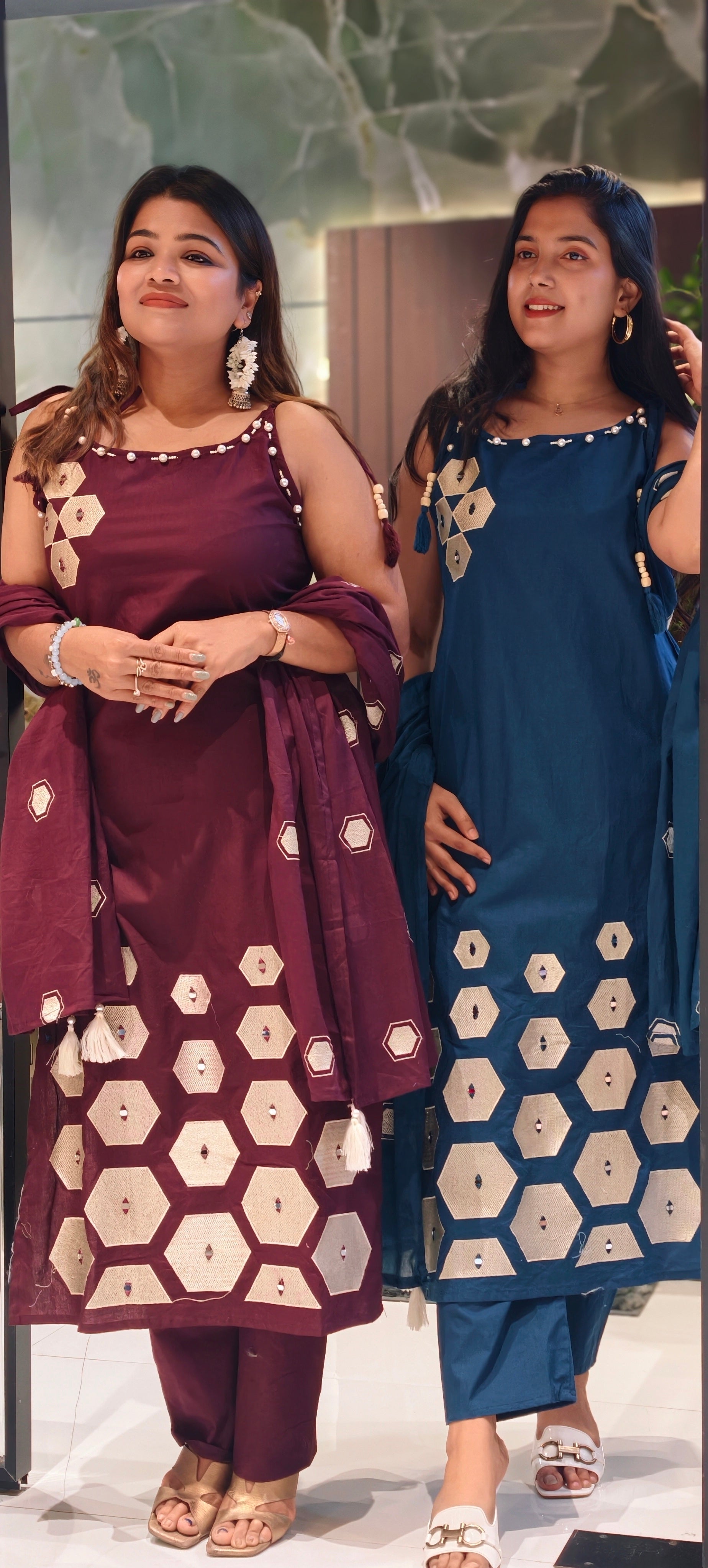 Summer Style Slevless Noodel Strap Cotton Embroidered Full Suit Set 13843