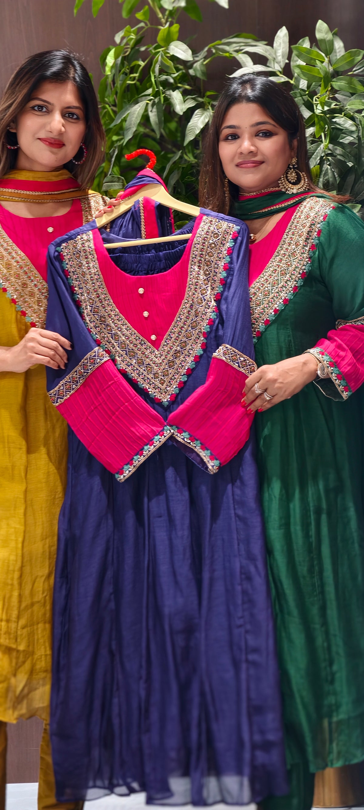 High-End Zardosi Work Contrasted Dual Tone Banarasi Mul-Chanderi A-Line Full Suit Set With Dupatta- 16374