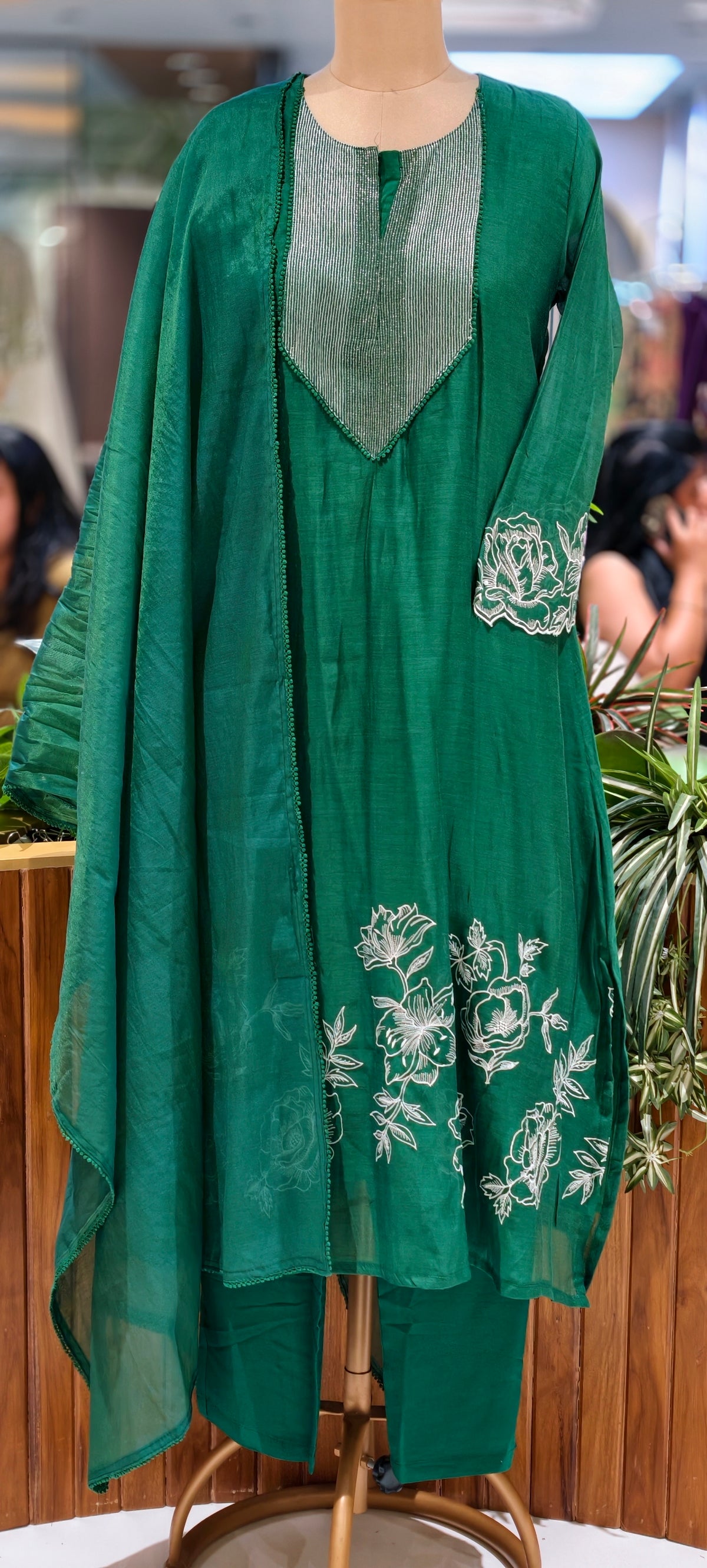 Pure Banarsi Mulchanderi With Floral Embroidered Full Suit Set - 16777