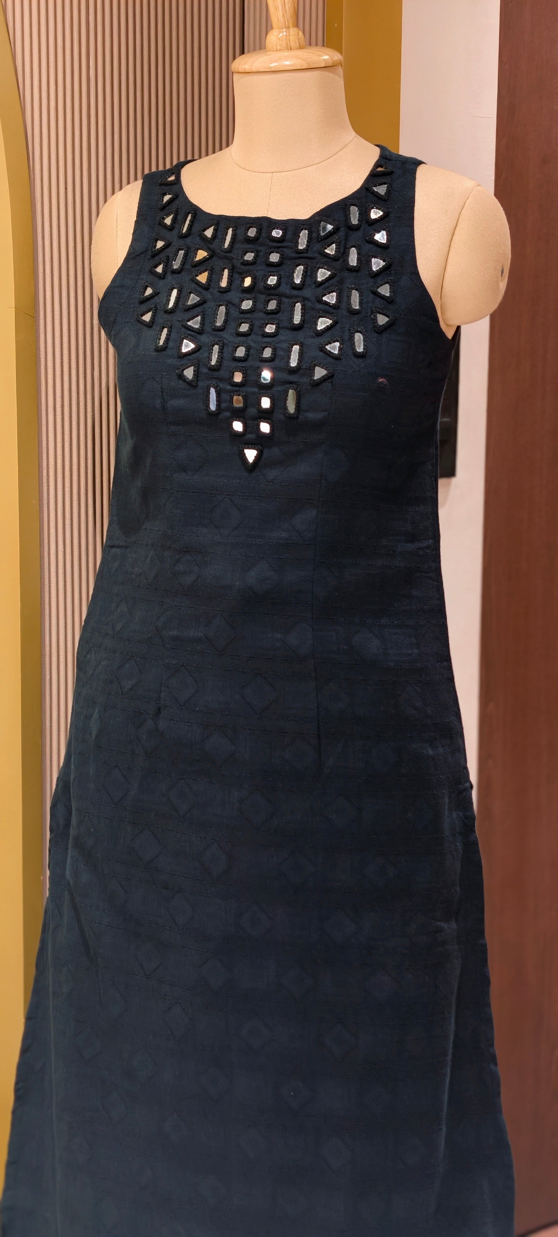 Elegant Handloom Cotton Sleeveless Kurta Set with Mirror Cutwork Neck With Loose Pants-14187 RB173
