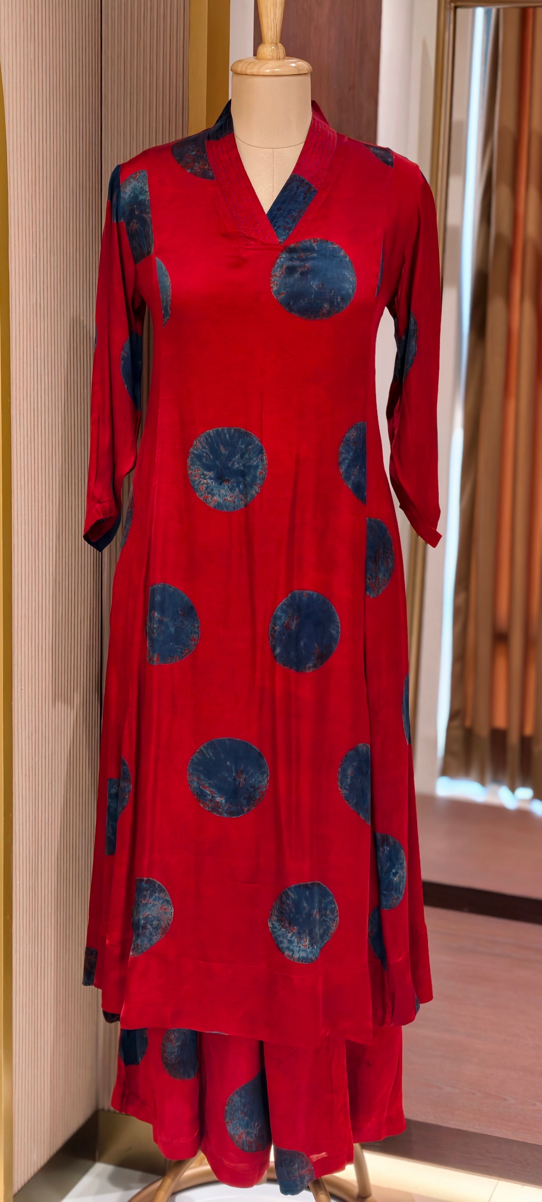 Statement Mural Satin Kurta Pant with Bold Abstract Motifs-14182 RB181