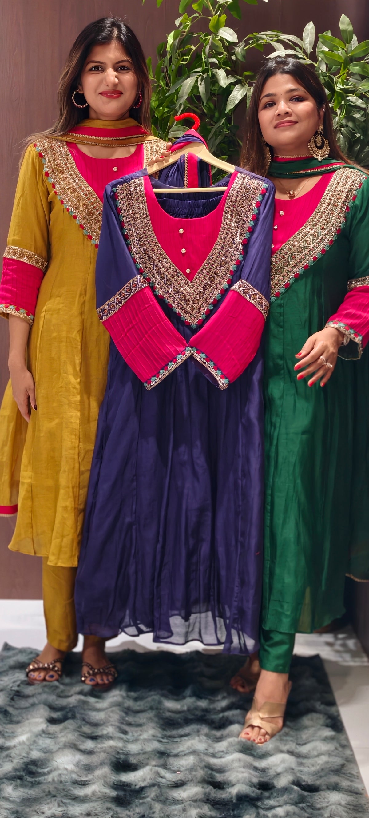 High-End Zardosi Work Contrasted Dual Tone Banarasi Mul-Chanderi A-Line Full Suit Set With Dupatta- 16374
