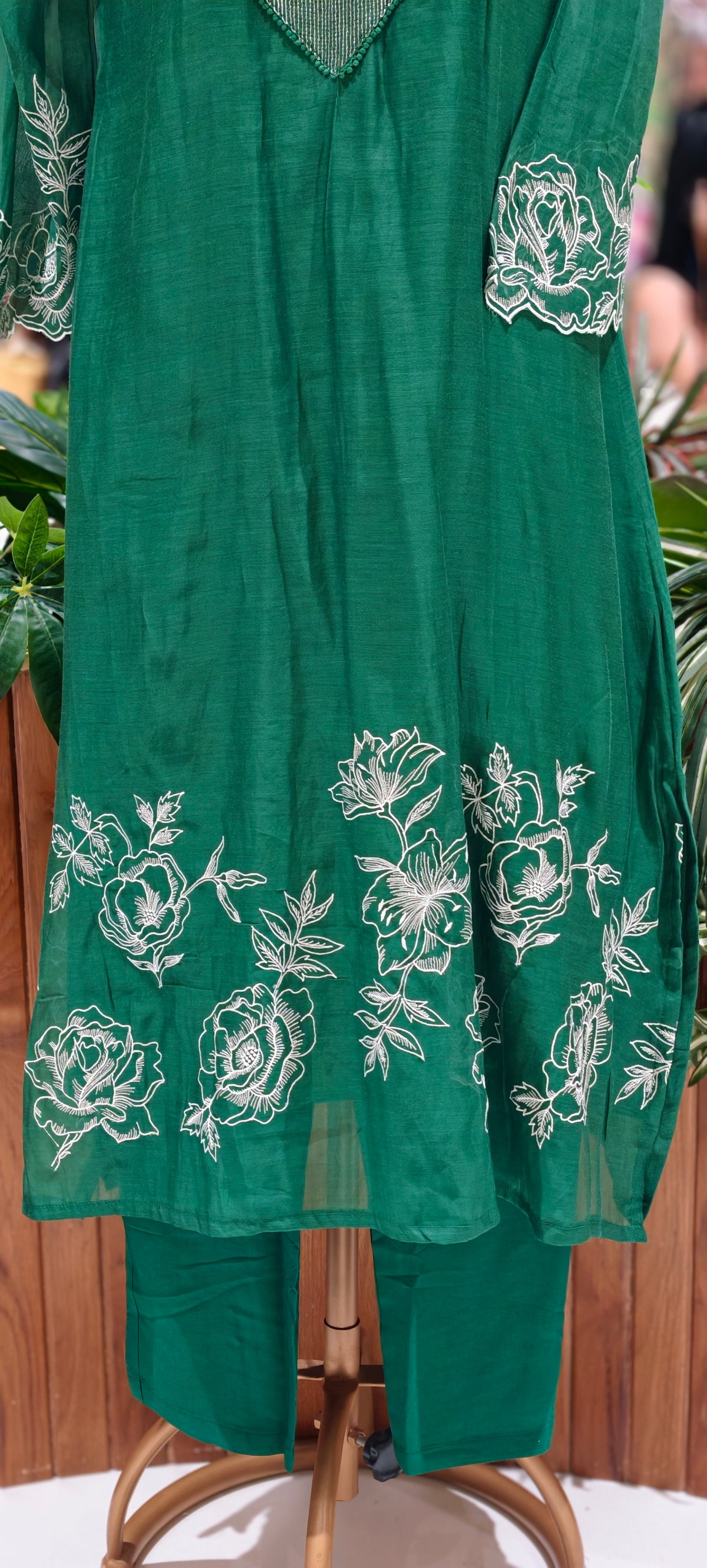 Pure Banarsi Mulchanderi With Floral Embroidered Full Suit Set - 16777